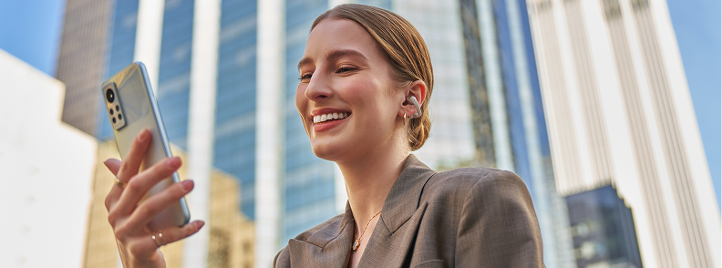 Wireless vs Wired Clip-On Earbuds: Which Should You Buy?