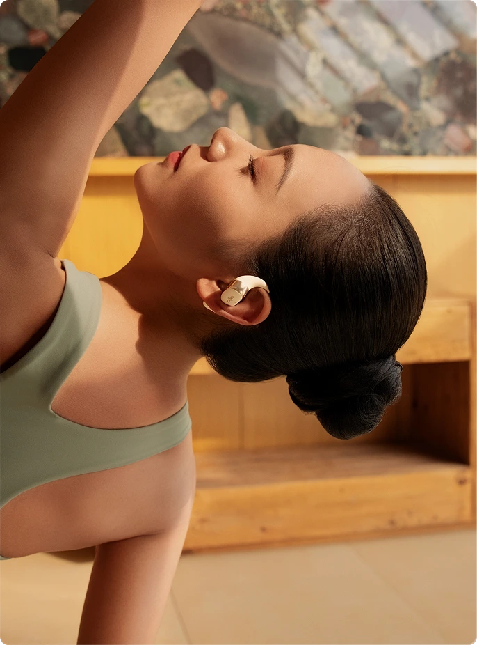 Upgraded Ear Hooks for an <br>
Even More Secure Fit.